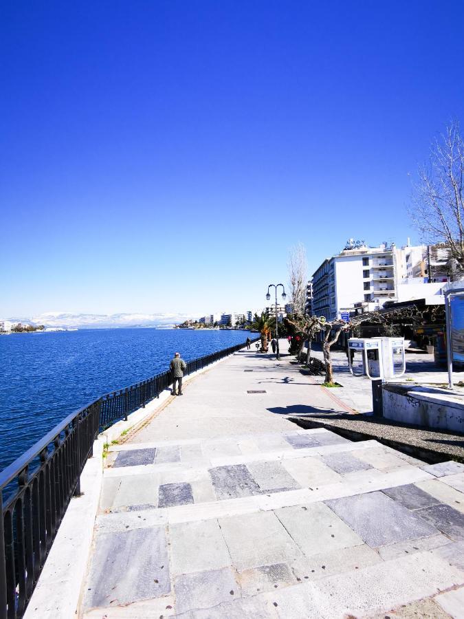 Small Paradise By The Old Bridge * Chalkís